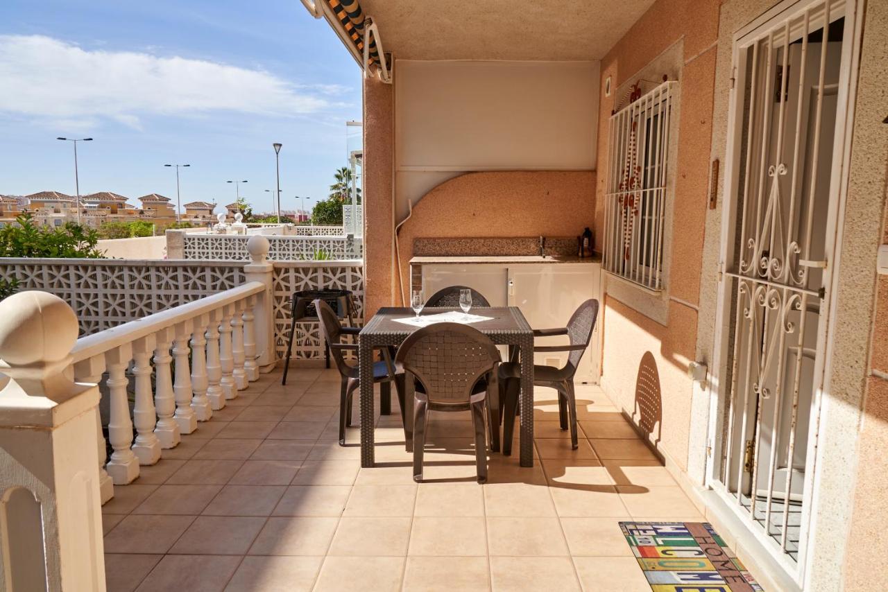 Apartment Altos De La Bahia X Torrevieja Kültér fotó